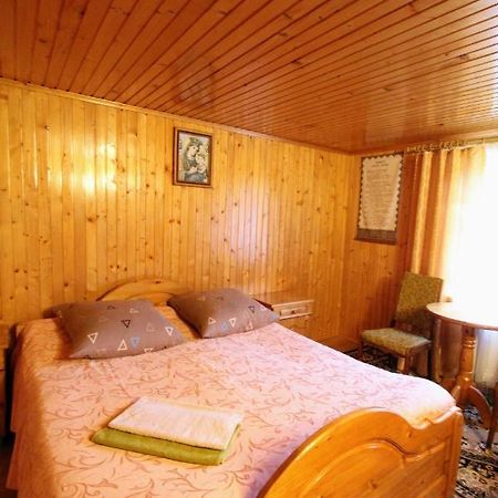 Карпатська Полонина Apartment Yaremche Luaran gambar