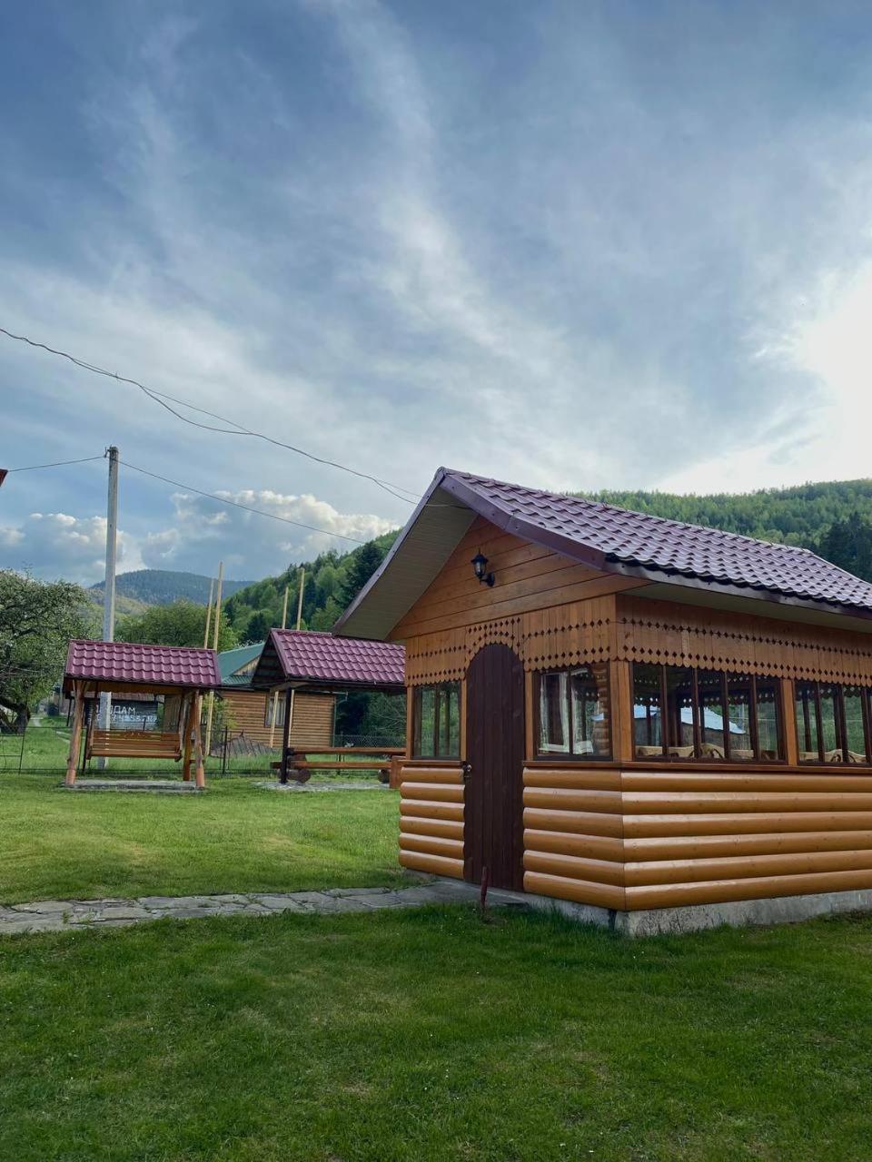 Карпатська Полонина Apartment Yaremche Luaran gambar